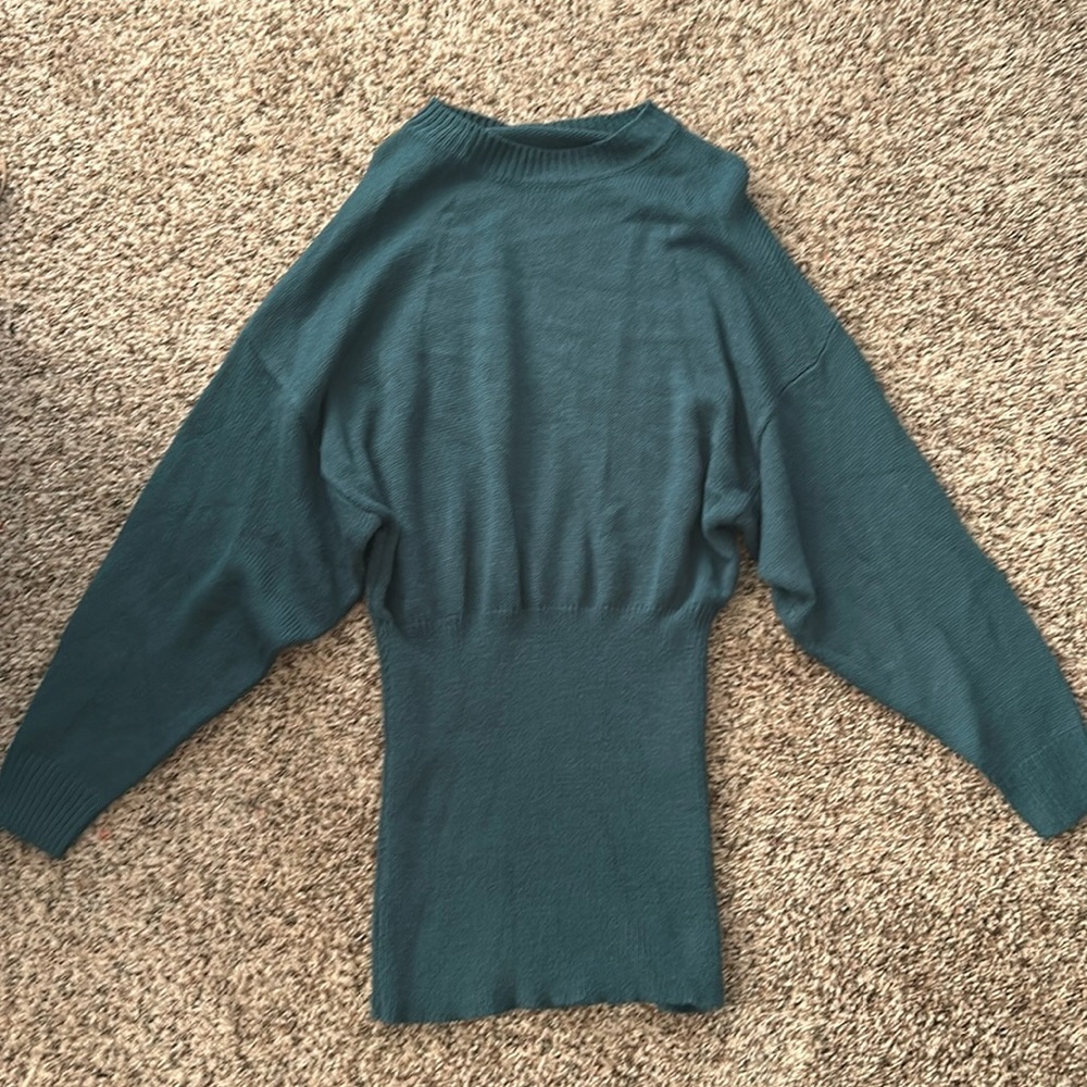 Green tunic sweater